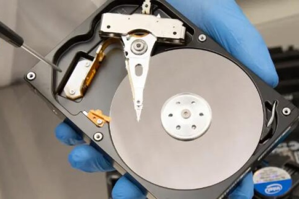 get data from crashed hard disk​