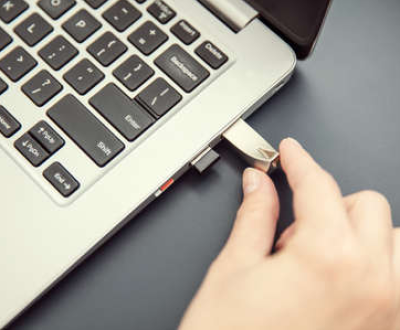 transfer computer files to flash drive