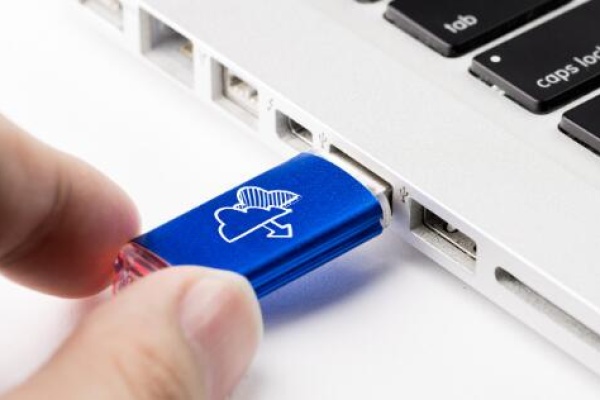 Recover data from usb stick​