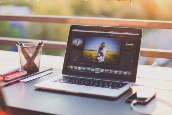 Squarespace background video best format​